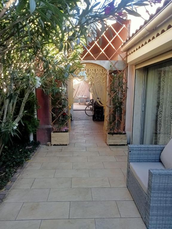 Petite maison avec jardin calme